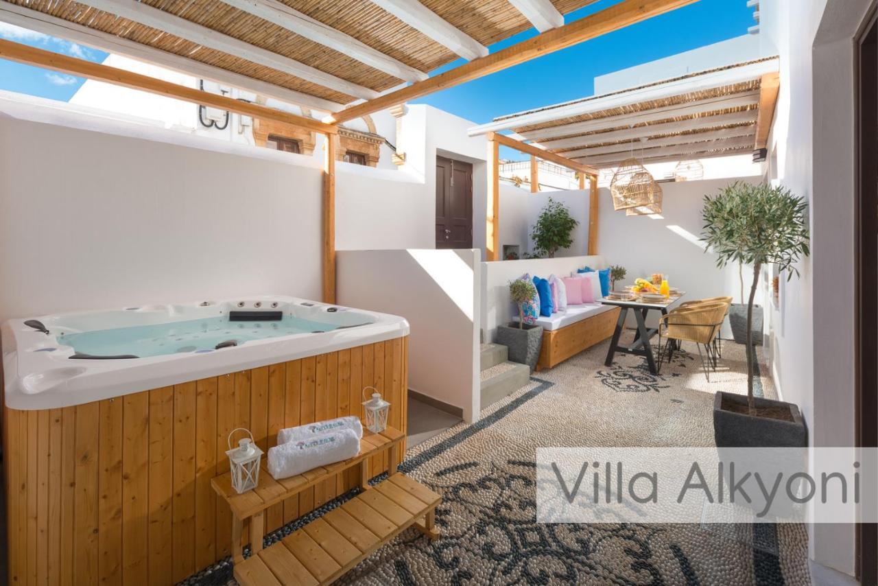 Villa Amphitheater And *